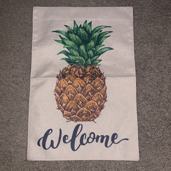 Pineapple Welcome Flag, 12” x 18” - Picture 2 of 2